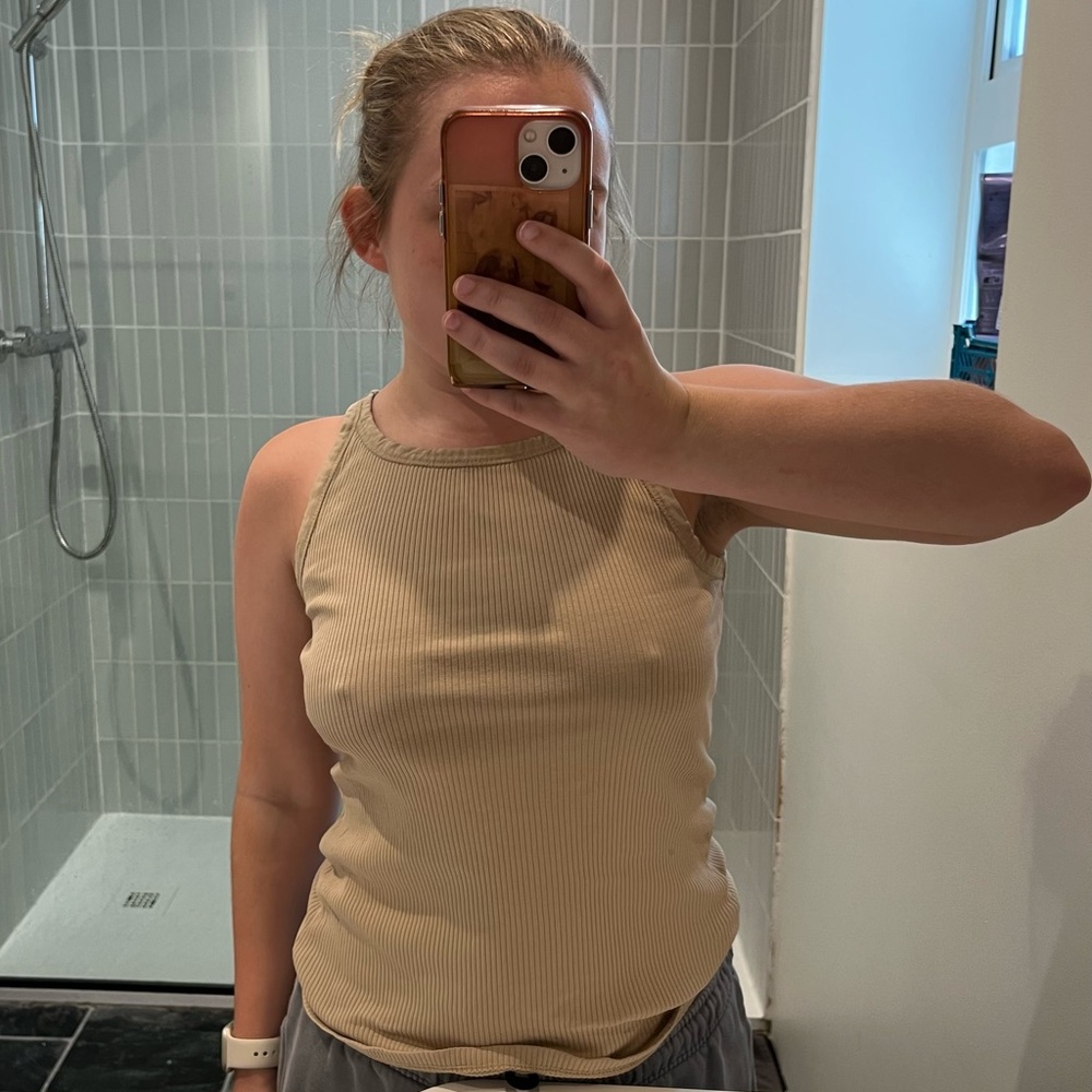 Gestuz beige ribbed tank